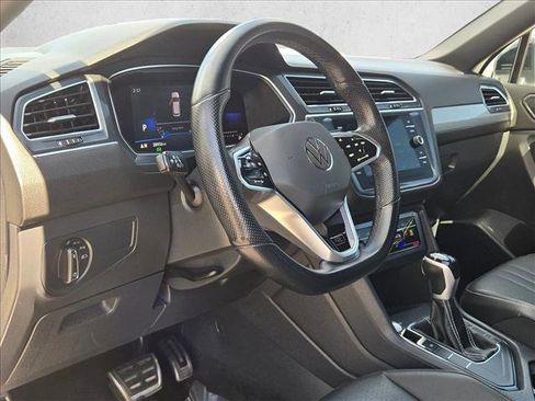 Used 2023 Volkswagen Tiguan SE R-Line image 10