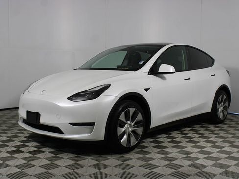 Used 2022 Tesla Model Y Long Range AWD/4WD image 30