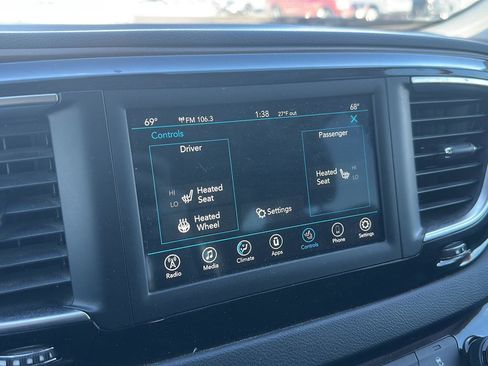 Used 2019 Chrysler Pacifica Touring Plus w/ Cold Weather Group image 18