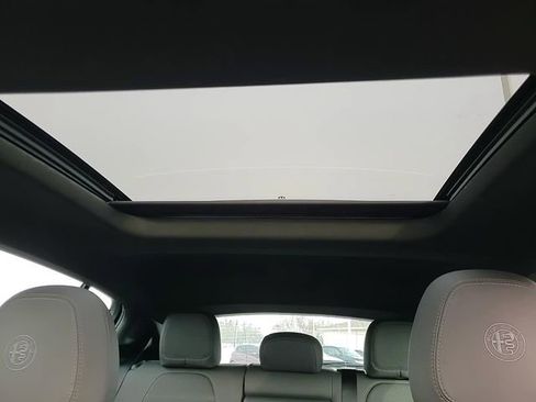 Used 2024 Alfa Romeo Tonale Ti w/ Premium Interior Package image 24