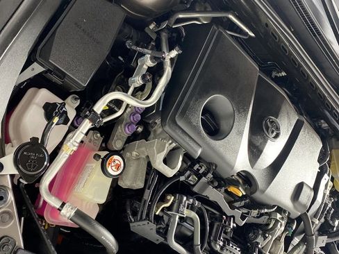 Used 2018 Toyota Camry LE image 33