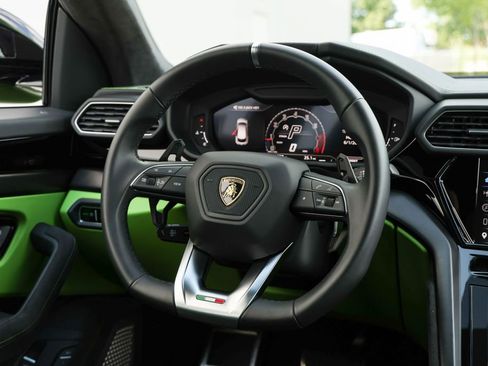 Used 2024 Lamborghini Urus S AWD/4WD image 33