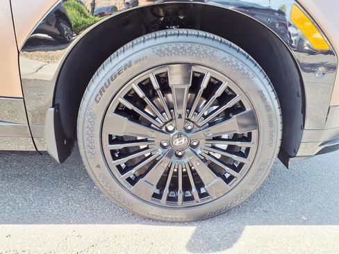 Used 2025 Hyundai Santa Fe Calligraphy FWD image 9