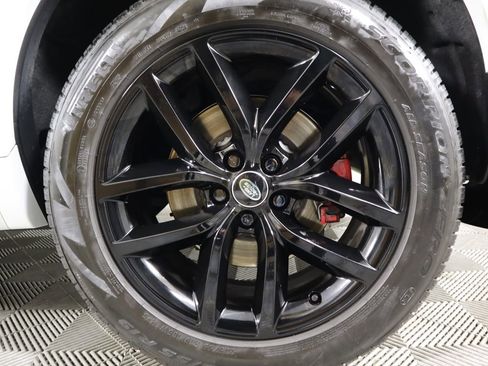 Certified 2024 Land Rover Discovery Sport S image 32