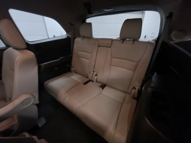 Used 2020 Honda Pilot Touring image 24