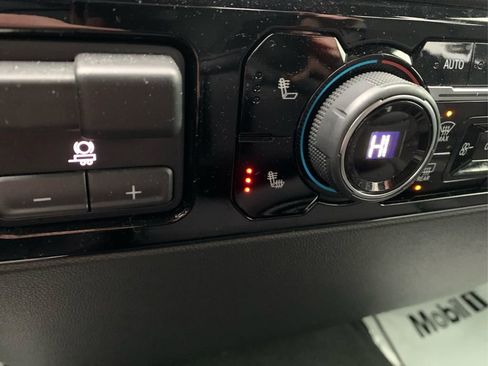 Certified 2025 Chevrolet Silverado 1500 LT image 35