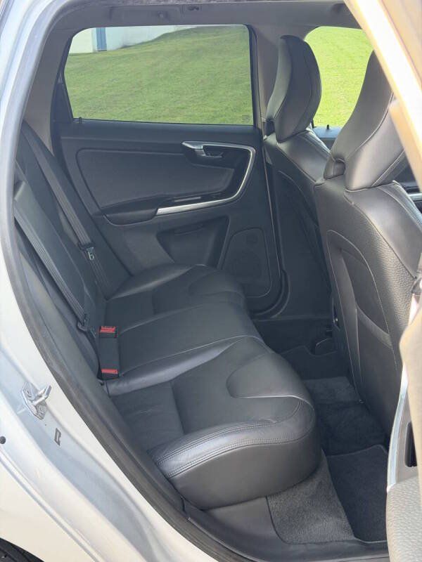 Used 2014 Volvo XC60 T6 AWD/4WD image 13