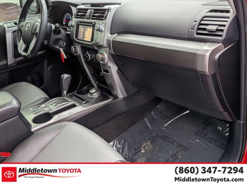 Used 2017 Toyota 4Runner SR5 Premium image 39