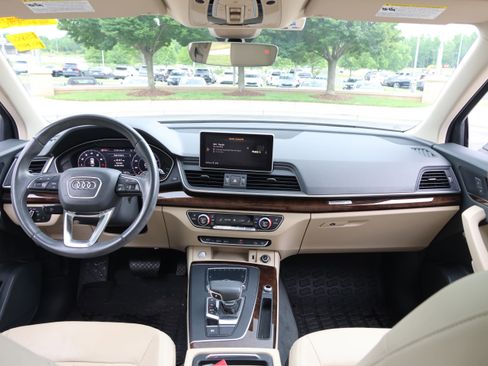 Used 2018 Audi Q5 2.0T Premium Plus w/ Premium Plus Package AWD/4WD image 16
