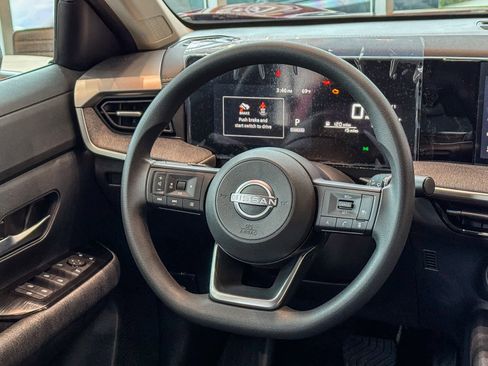 New 2025 Nissan Kicks SV FWD image 17