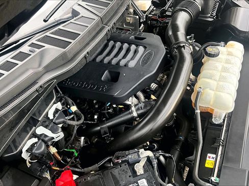 Certified 2022 Ford F150 XLT w/ Equipment Group 302A High image 32