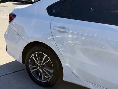 Used 2022 Kia Forte LXS FWD image 5