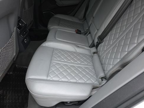 Used 2018 Audi SQ5 Premium Plus w/ Navigation Package AWD/4WD image 23