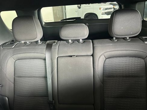 Used 2025 Chevrolet Equinox LT FWD image 13