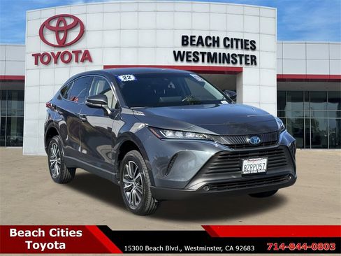 Used 2022 Toyota Venza LE image 1