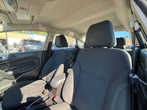 Used 2015 Ford Fiesta SE image 21
