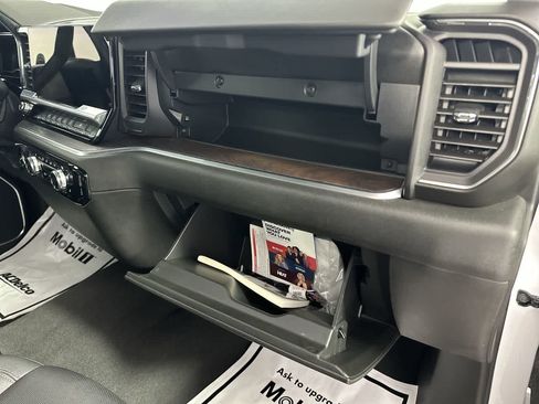 Used 2024 GMC Sierra 1500 SLT RWD image 18