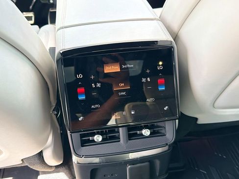 New 2026 Cadillac Vistiq Sport w/ LPO, Floor Liner Package AWD/4WD image 21
