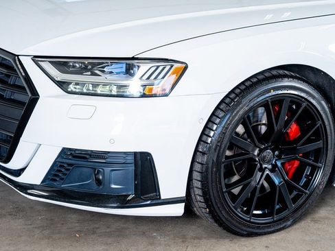 Used 2020 Audi S8 L w/ S8 Executive Package image 12