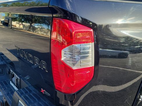 Used 2017 Toyota Tundra SR5 w/ SR5 Upgrade Package AWD/4WD image 11
