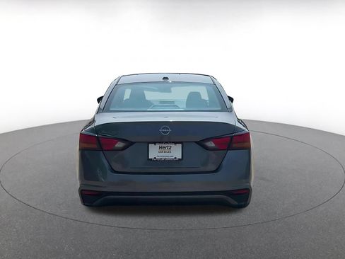 Used 2025 Nissan Altima 2.5 SV FWD image 10