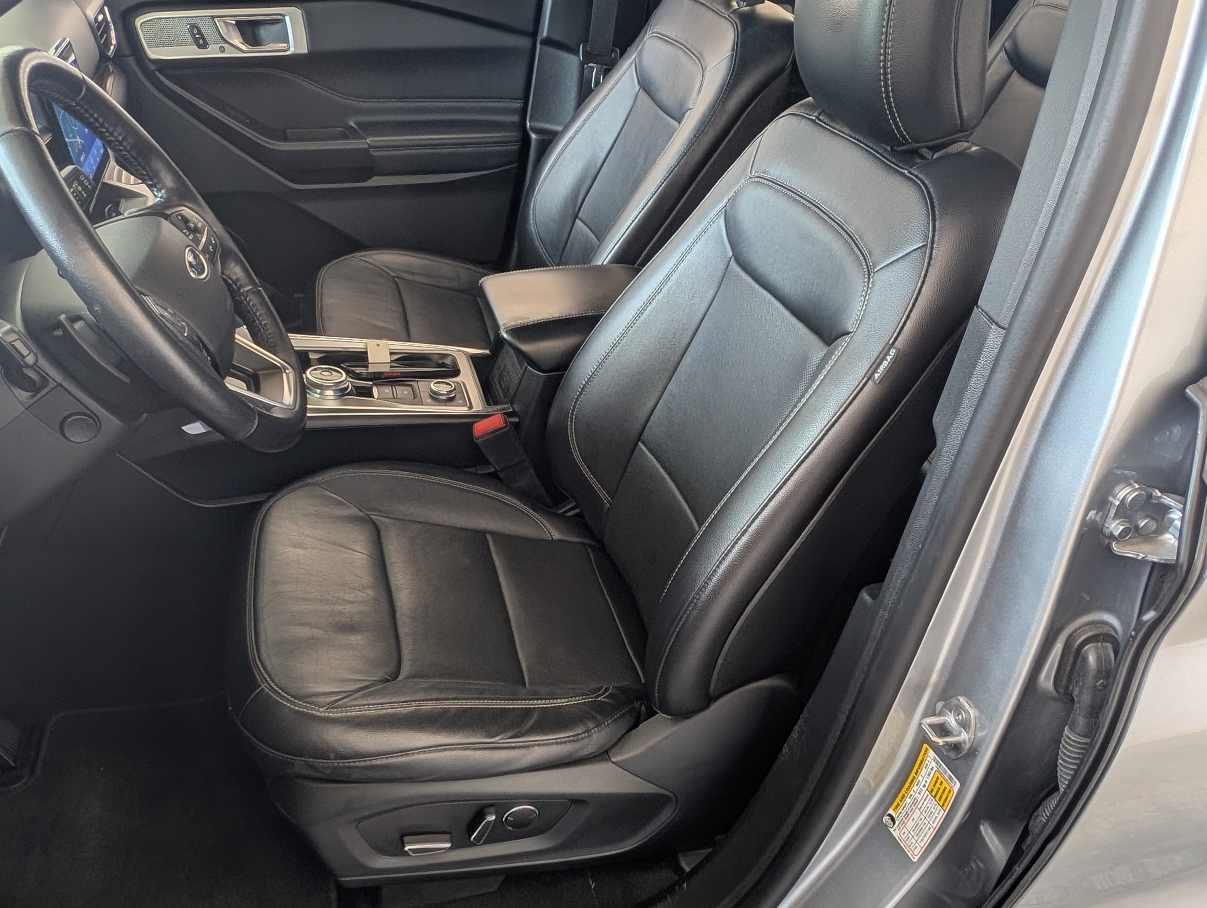 Used 2020 Ford Explorer Limited AWD/4WD image 16