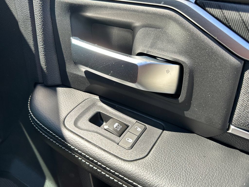 New 2026 RAM 2500 Big Horn AWD/4WD image 14
