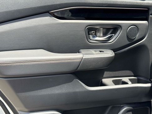 Certified 2025 Honda Pilot TrailSport image 14