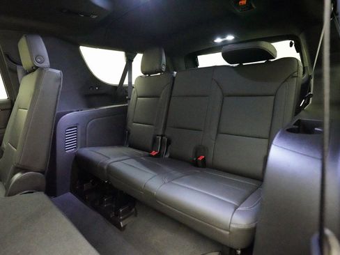 Used 2022 Chevrolet Suburban LT image 17