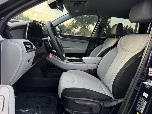 Used 2022 Hyundai Palisade SE image 15