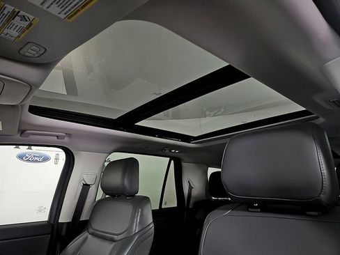 Used 2025 Ford Expedition Active image 17