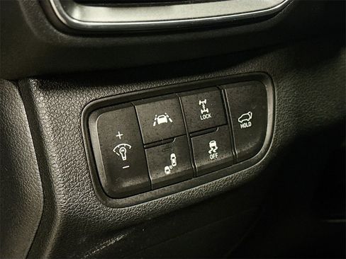 Used 2020 Hyundai Santa Fe SEL w/ Convenience Package image 10