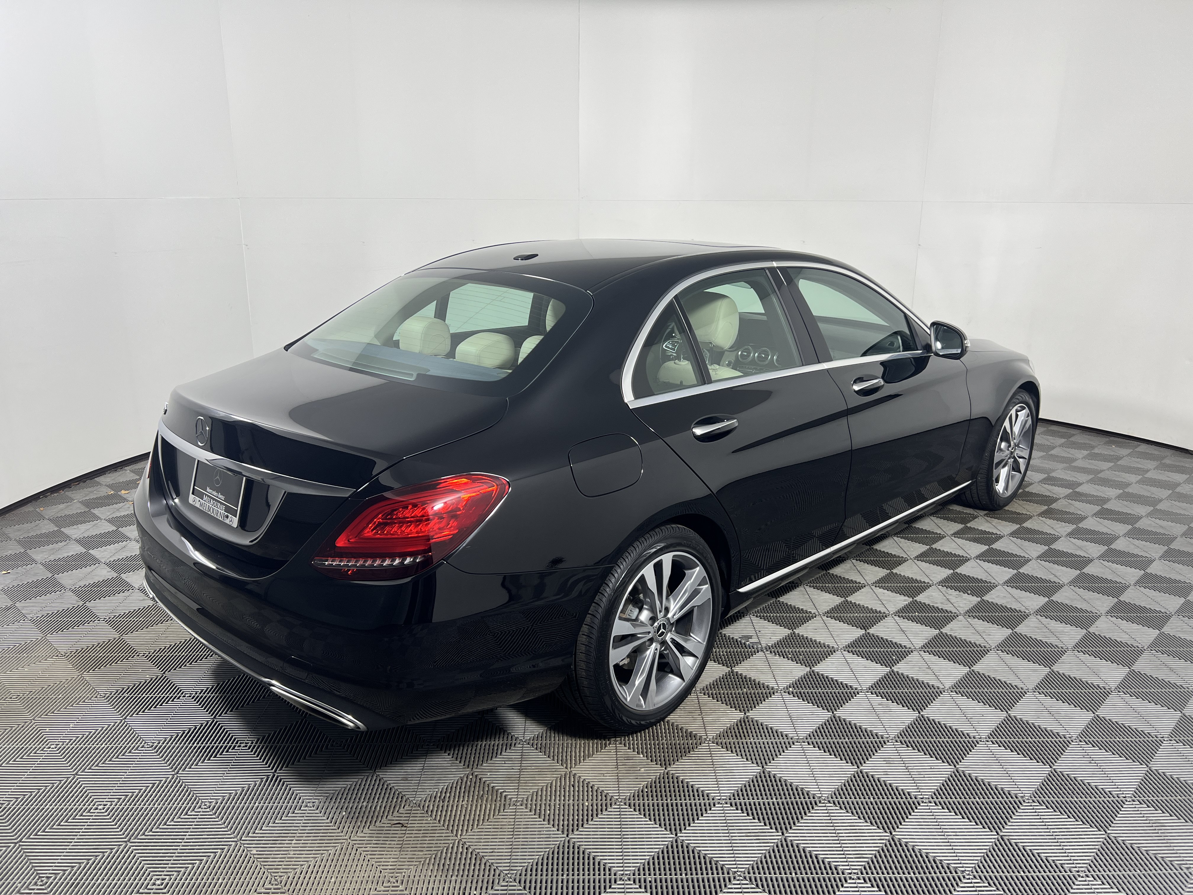 Used 2021 Mercedes-Benz C 300 Sedan image 5