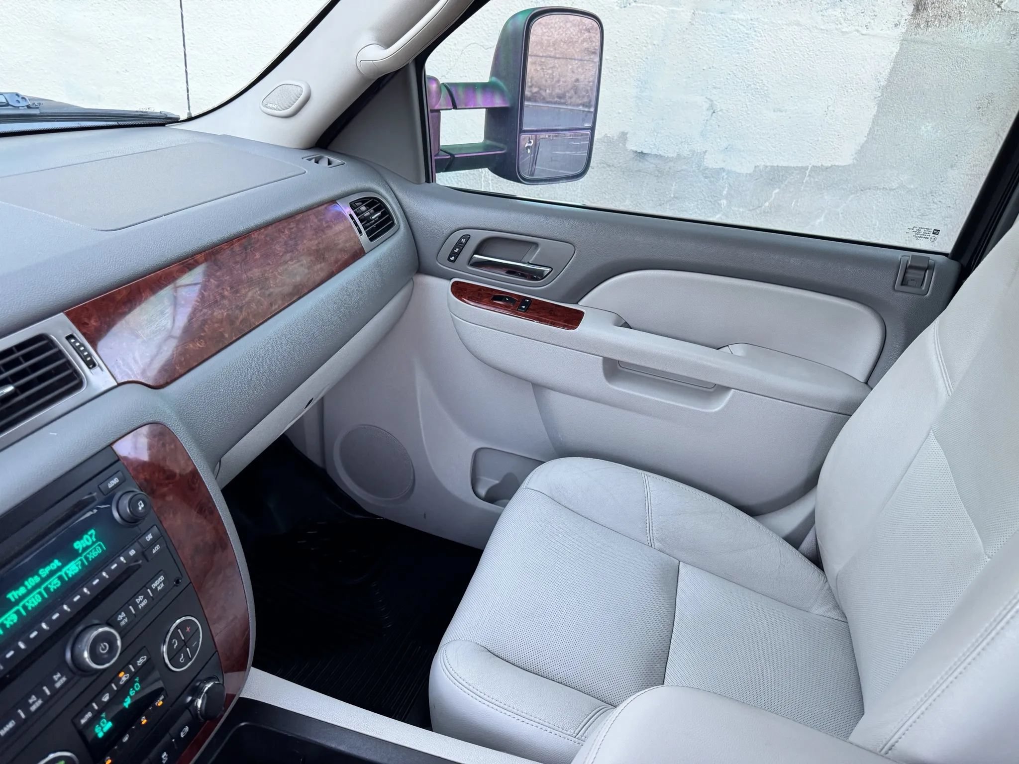 Used 2012 Chevrolet Silverado 2500 LTZ w/ LTZ Plus Package AWD/4WD image 15