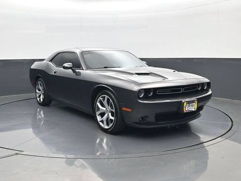 Used 2015 Dodge Challenger SXT Plus w/ Technology Group RWD image 3