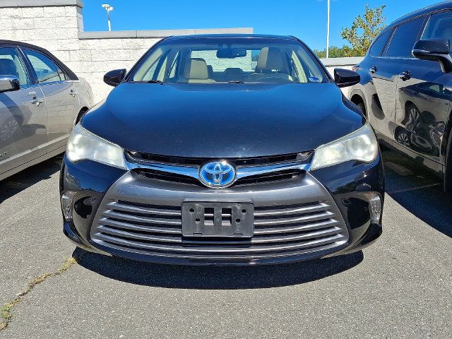 Used 2015 Toyota Camry XLE w/ Moonroof Package FWD image 2