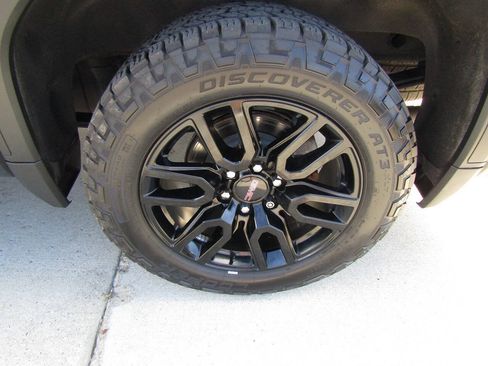 Used 2020 GMC Sierra 1500 Elevation AWD/4WD image 19