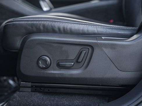 Used 2021 Volvo XC40 P8 Recharge w/ Advanced Package image 34