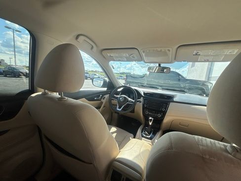 Used 2018 Nissan Rogue SV FWD image 28