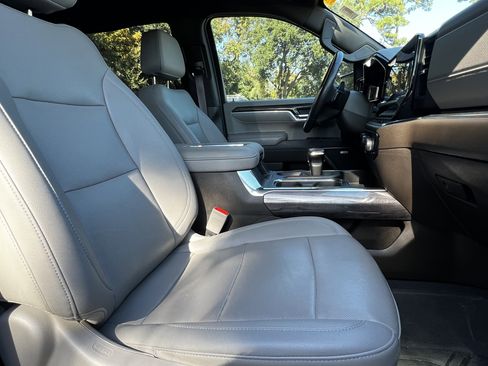 Used 2022 Chevrolet Silverado 1500 LTZ image 44