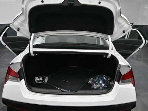 New 2026 Hyundai Elantra SEL Sport FWD image 13