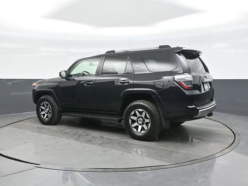 Used 2017 Toyota 4Runner TRD Off-Road image 5