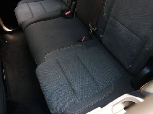 Used 2021 Chevrolet Traverse LS FWD image 32
