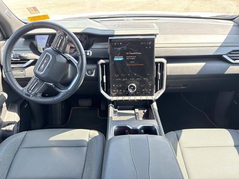 Used 2025 GMC Acadia AT4 AWD/4WD image 15