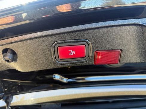 Used 2022 Mercedes-Benz C 300 Cabriolet w/ AMG Line image 10