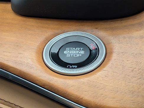 Used 2021 Jeep Grand Cherokee L Summit image 19