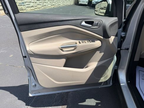 Used 2017 Ford Escape SE FWD image 27