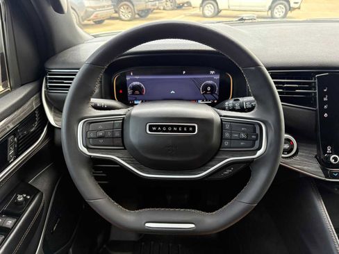Used 2022 Jeep Wagoneer Series II AWD/4WD image 22
