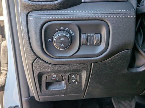 Used 2024 RAM 1500 Limited AWD/4WD image 19