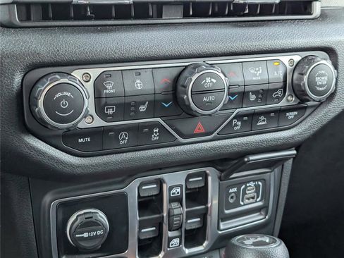 Used 2024 Jeep Wrangler Unlimited Sport AWD/4WD image 33